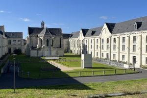 Création d’une jupe injectée et rénovation du parking de la résidence des Jardins de Nantilly – SAUMUR (49)